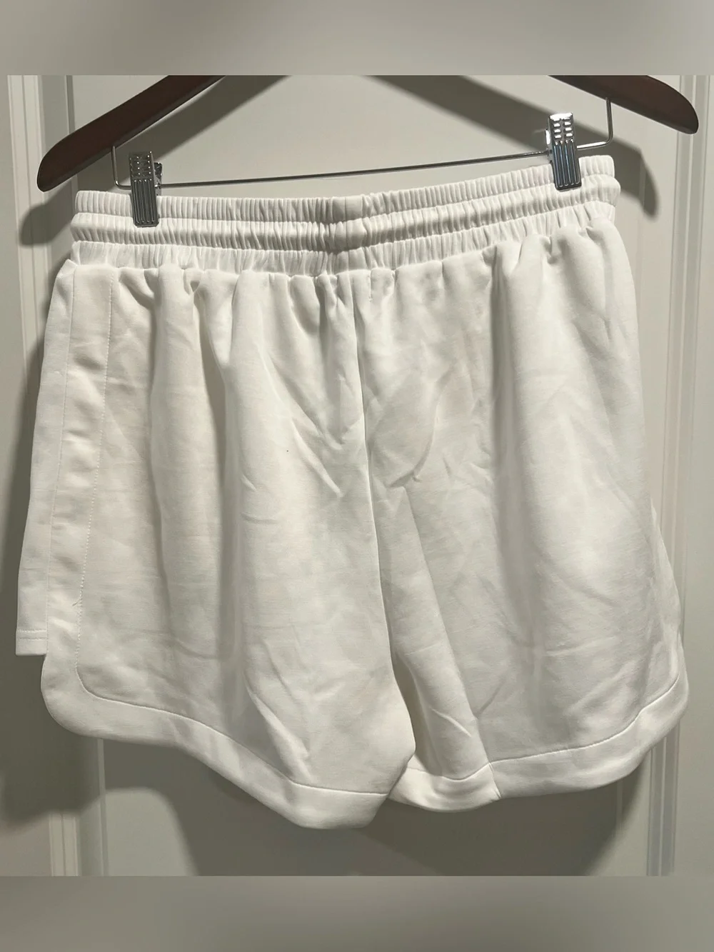Katydid Women’s White Zip Pullover and Shorts Set Size L NWT